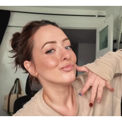 Brittany Marie, Estrela do YouTube, 33 anos